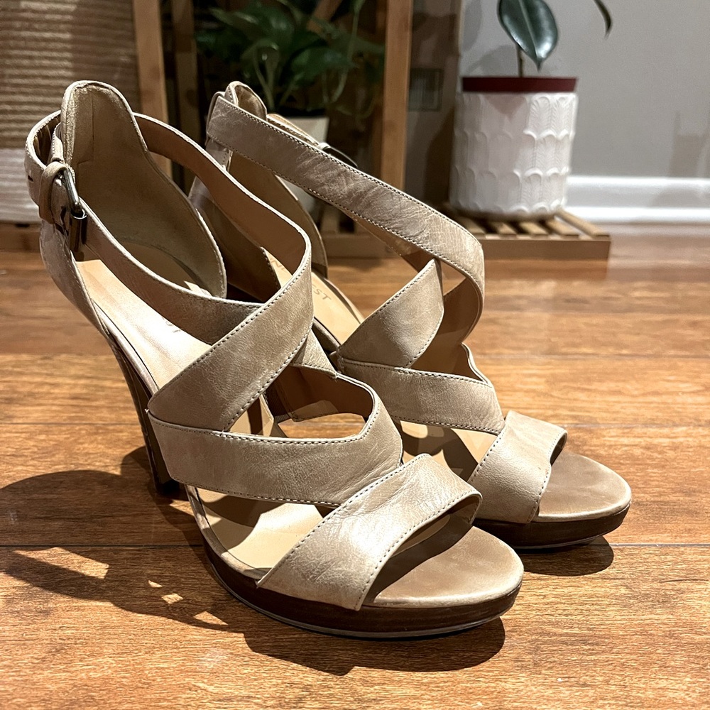 Nine West, size 7.5, nude sandal heel